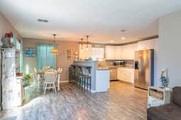 Barefoot Bungalow - Image 5