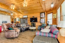 Cabin by the Sea - Image 2