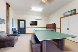 Luxe Lake Living - Image 5