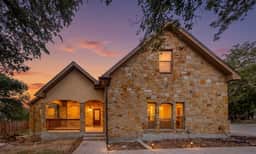 Captivating Cottage - Image 2