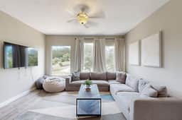 Hilltop House - Image 4