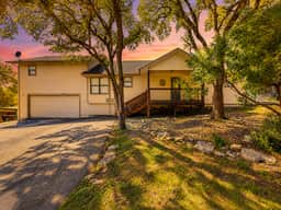 Longhorn Lake House - Image 5