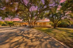 Meadow Creek House and Cottage - Image 2