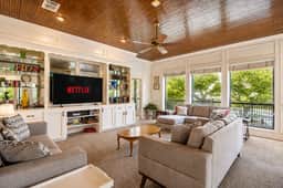 Maverick Mountaintop Retreat - Image 3