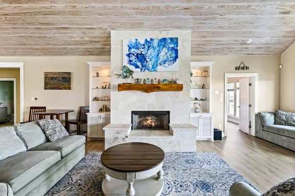 Beachfront Hideaway - Image 3