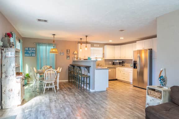 Barefoot Bungalow - Image 5