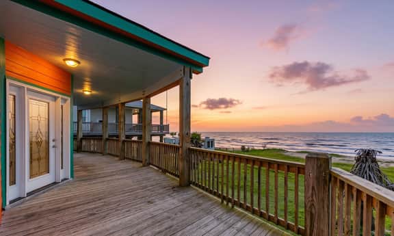 Cabin by the Sea - Image 3