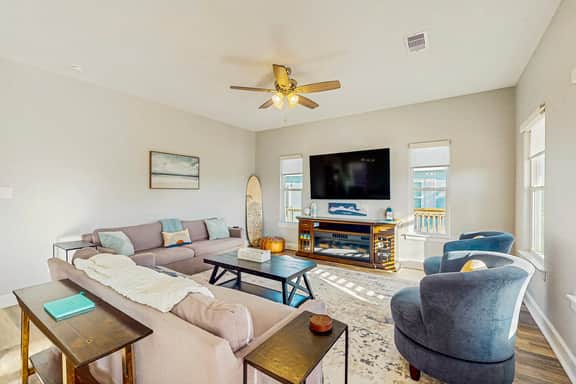 Sunset Shores Cottage - Image 2