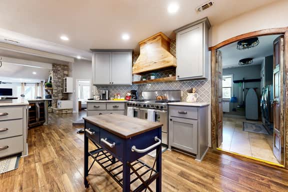 Meadow Creek House - Image 4