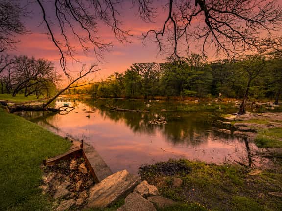 Gruene Luxury on the Guadalupe #303 - Image 4