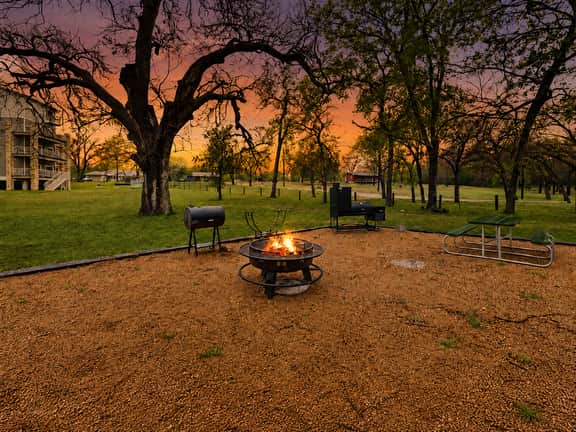 Gruene Luxury on the Guadalupe #303 - Image 5