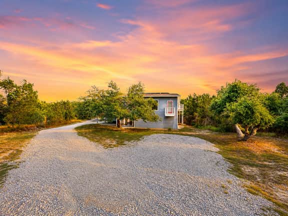 Hilltop House - Image 2