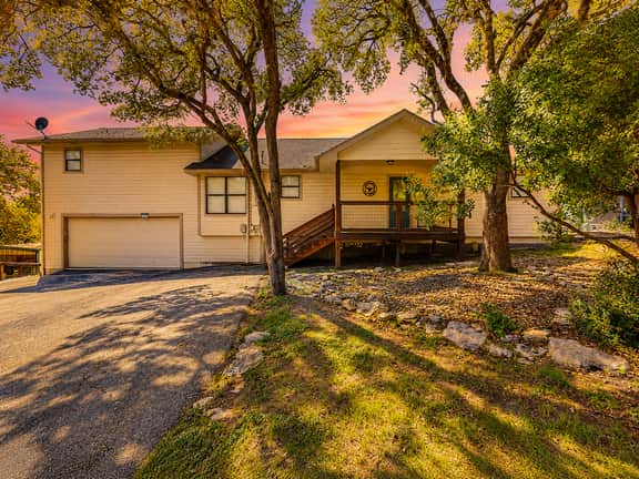 Longhorn Lake House - Image 5