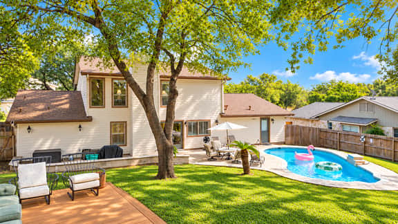 Three King Beds, Private Pool And Dog Friendly - Image 4