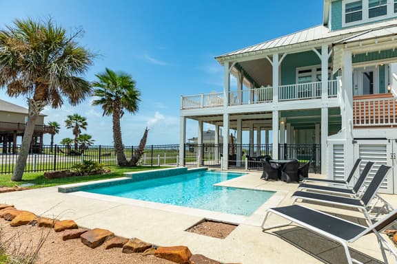 Seaside Luxe - Image 1
