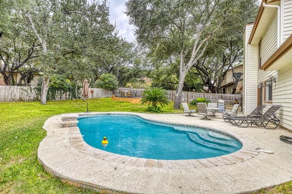 Three King Beds, Private Pool And Dog Friendly - Image 1