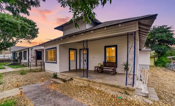 Midtown Farmhouse - Image 1