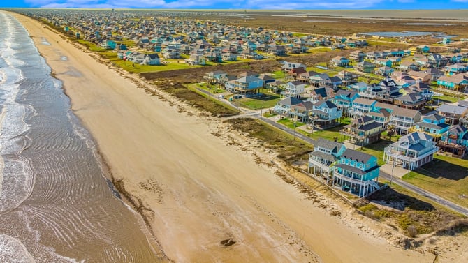 Texas Summer Vacations: 5 Reasons to Visit Crystal Beach